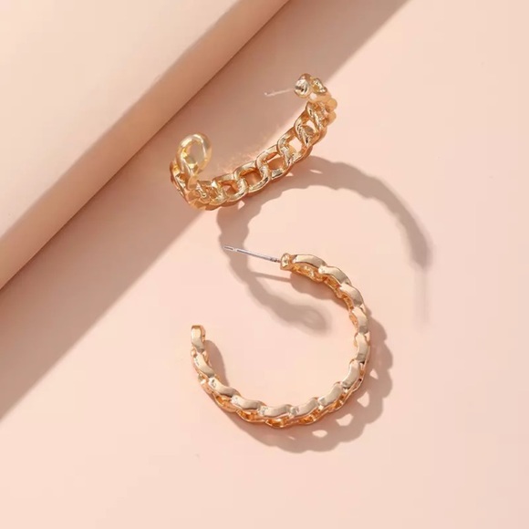 “City Girl” Chain Link Gold Hoop Open Circle Classic Chic Modern Casual Earrings - Picture 2 of 9